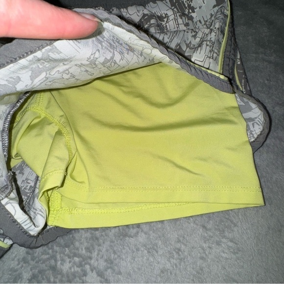 Ikonik 2 in 1 Athletic Running Shorts Women’s Size Petite Medium - Picture 2 of 6